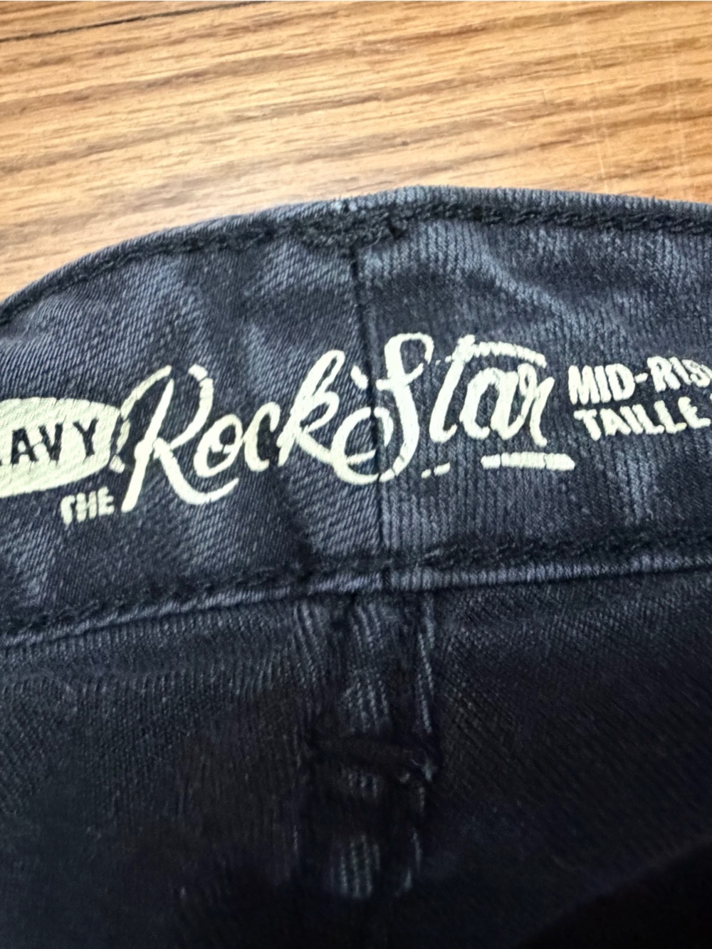 Old Navy Rockstar Mid-Rise Skinny Jeans Size 18 Regular Black - Picture 2 of 6